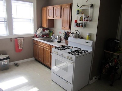 64 Pinewood Ave, Albany, NY 12208 - photo 5