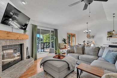 1813 N Shefford Cir, Wichita, KS 67212 - photo 5