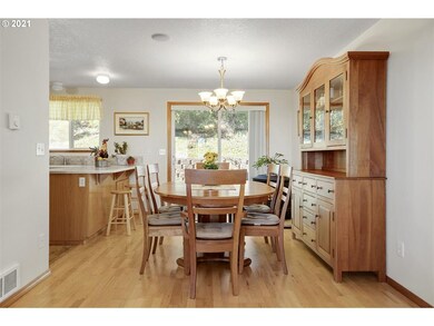 9310 SW Youngberg Hill Rd, McMinnville, OR 97128 - photo 4