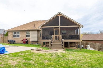 Fabulous Vaulted covered screened in deck