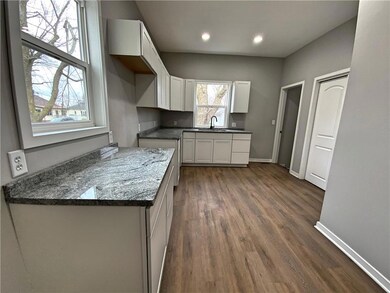 503 S 5th Ave W, Newton, IA 50208 - photo 7