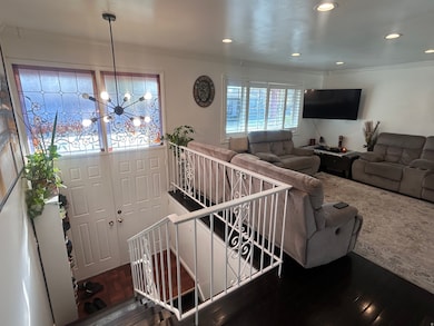 547 E Pioneer Ave, Sandy, UT 84070 - photo 4