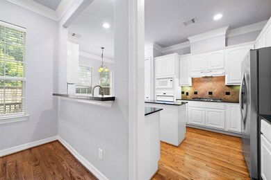 3010 Heritage Creek Terrace, Houston, TX 77008 - photo 7