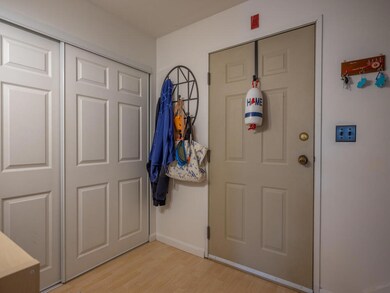 Island Terrace unit 116, Saco, ME 04072 - photo 4