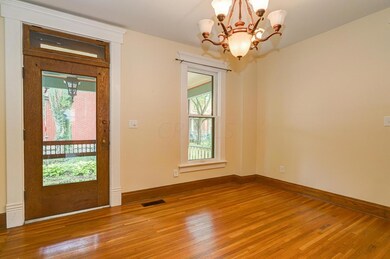 Entry / Foyer