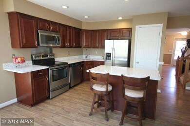 10619 Alison Dr, Burke, VA 22015 - photo 4