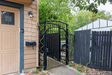 109 Gillespie St, San Antonio, TX 78212 - photo 4