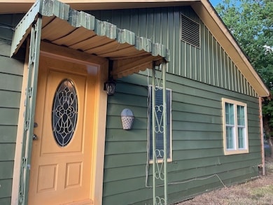 1806 North Ave S, Freeport, TX 77541 - photo 2