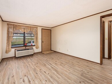 5526 Pipers Meadow Dr unit 5526, Columbus, OH 43228 - photo 3