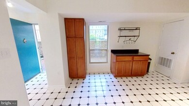 5936 Mayflower Ct, Alexandria, VA 22312 - photo 2