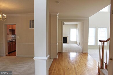 25663 Tremaine Terrace, Chantilly, VA 20152 - photo 2