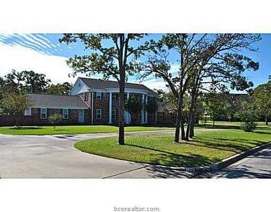 1820 Shadowwood Dr, College Station, TX 77840 - photo 2