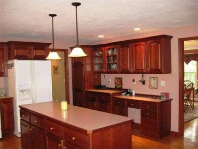 28 Gallair Cir, Holden, MA 01520 - photo 7