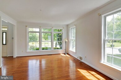 6300 Langdon Ln, Lanham, MD 20706 - photo 5