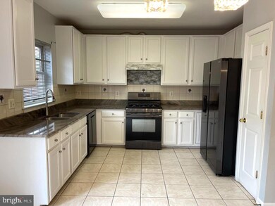 43450 Katling Square, Chantilly, VA 20152 - photo 2