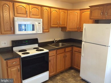 7 Walnut St unit 3, Pottstown, PA 19464 - photo 6