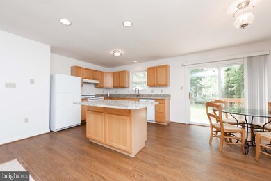 1644 Cliff Dr, Edgewater, MD 21037 - photo 4