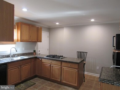 5607 Rollins Ln, Capitol Heights, MD 20743 - photo 6