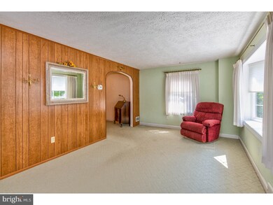 335 N Wyomissing Ave, Reading, PA 19607 - photo 3