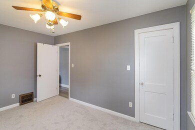 137 N Raymond St, Griffith, IN 46319 - photo 6