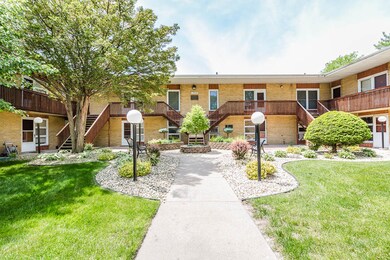 18340 Burnham Ave unit 7, Lansing, IL 60438 - photo 2