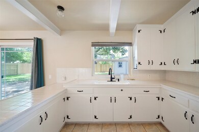 819 Rainy River Dr, Houston, TX 77088 - photo 7