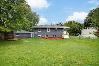 11367-98th-Ave-N-052
