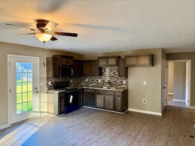 404 Spruce Aly, Tullahoma, TN 37388 - photo 3