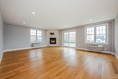 661 W Broadway unit 602, Long Beach, NY 11561 - photo 4