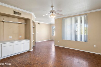 2134EBroadway2034-002