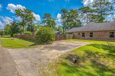 Additional parking and extra gate to the back yard
