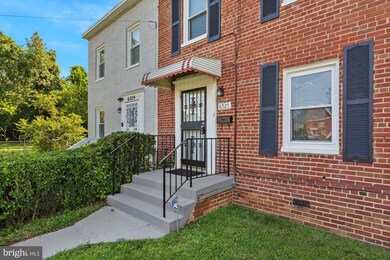 6327 Carrington Ct, Capitol Heights, MD 20743 - photo 3