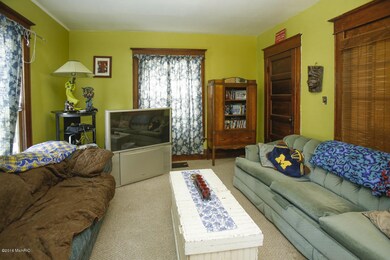 809 walnut-104