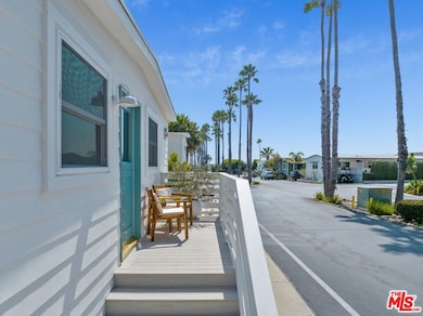 29500 Heathercliff Rd unit 10, Malibu, CA 90265 - photo 3