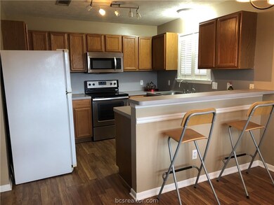 1202 Webhollow Cir unit A, Bryan, TX 77801 - photo 5