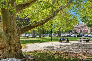 2842 Van Alstyne St unit 14, Wyandotte, MI 48192 - photo 7