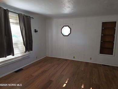 408 W Elm St, Deshler, OH 43516 - photo 7