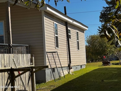 309 N 13th St, Morehead City, NC 28557 - photo 2