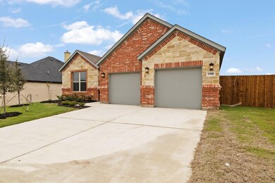 1908 Echo Lake Ct, Cleburne, TX 76033 - photo 2