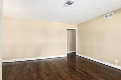 519 Glenburnie Dr, Houston, TX 77022 - photo 5