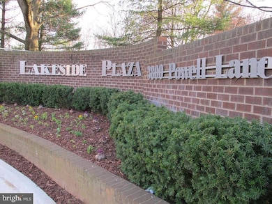 Lakeside Plaza Condominium unit 519, Baileys Crossroads, VA 22041 - photo 2