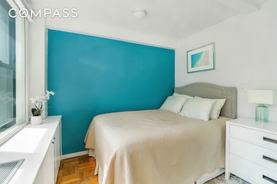 241 E 76th St unit 2G, New York, NY 10021 - photo 4