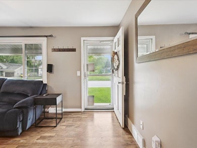 06-1055-N-Hudson-St-SE-Lowell-MI-49331-W