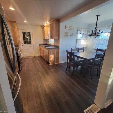 228 Salem St, Conneaut, OH 44030 - photo 4