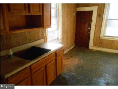 922 Kimber St, Camden, NJ 08102 - photo 2