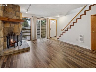 Living Room/Entrance