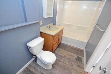 204 Eastern Ave, Springfield, MA 01109 - photo 4