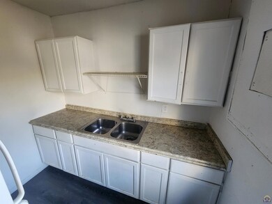 3537 SE Dupont Place, Topeka, KS 66605 - photo 7