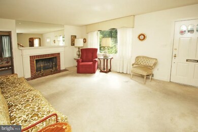 1505 Red Oak Dr, Silver Spring, MD 20910 - photo 5