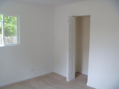 79 Sparrow Rd, Carpentersville, IL 60110 - photo 4